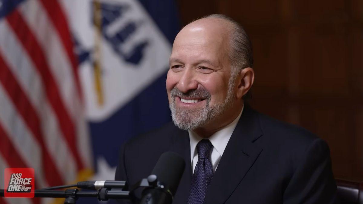 image of The Secretary of Commerce previously said he had cut off contact with the infamous pedophile.