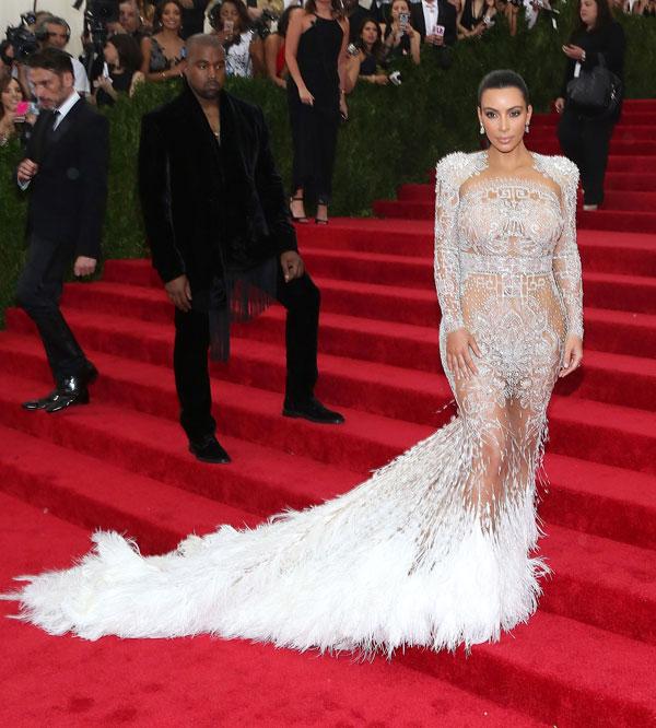 Kim kardashian copies beyonce met gala 07