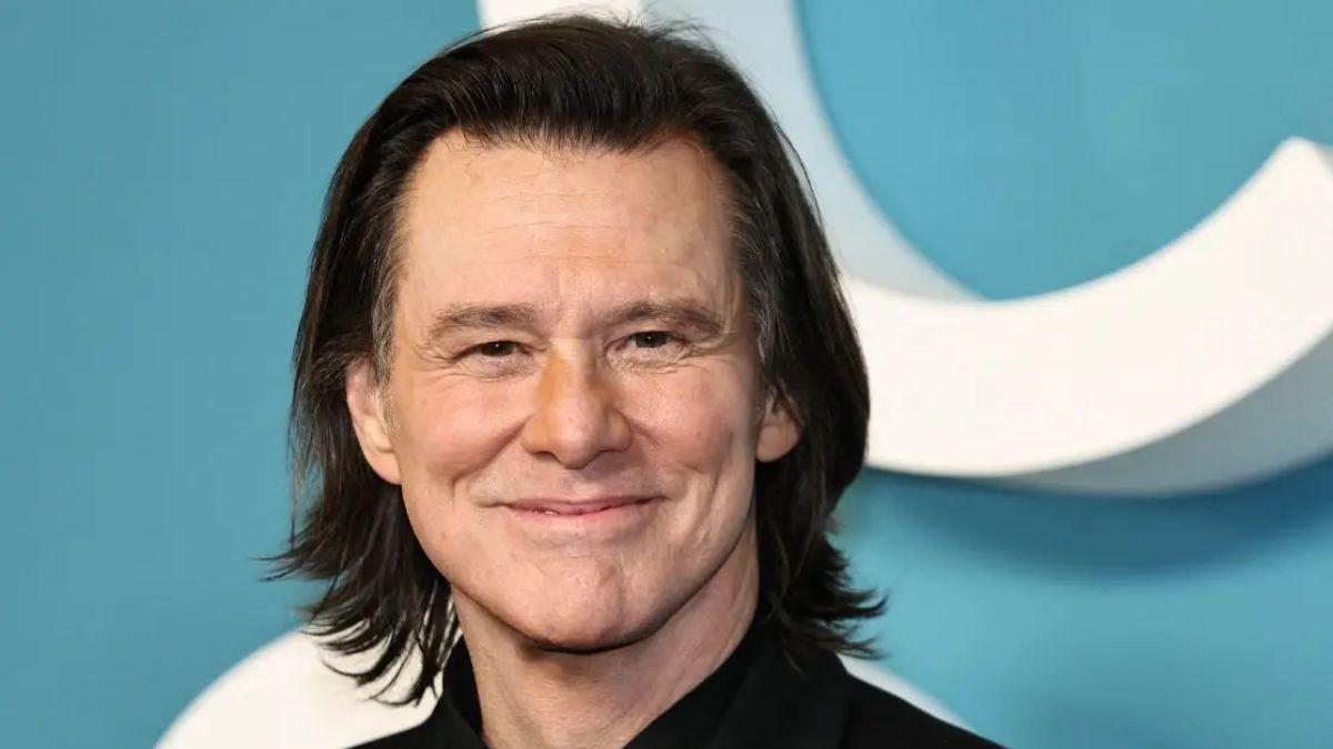 image of Another plastic surgeon believes the actor looks like he's just aged. 
