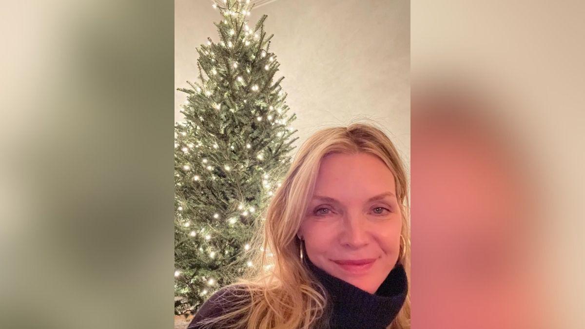 michelle pfeiffer most stunning selfies photos