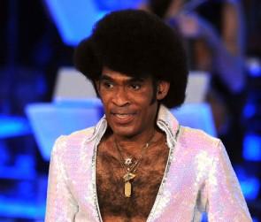 2010__12__Bobby_Farrell_Dec30news 295×300.jpg