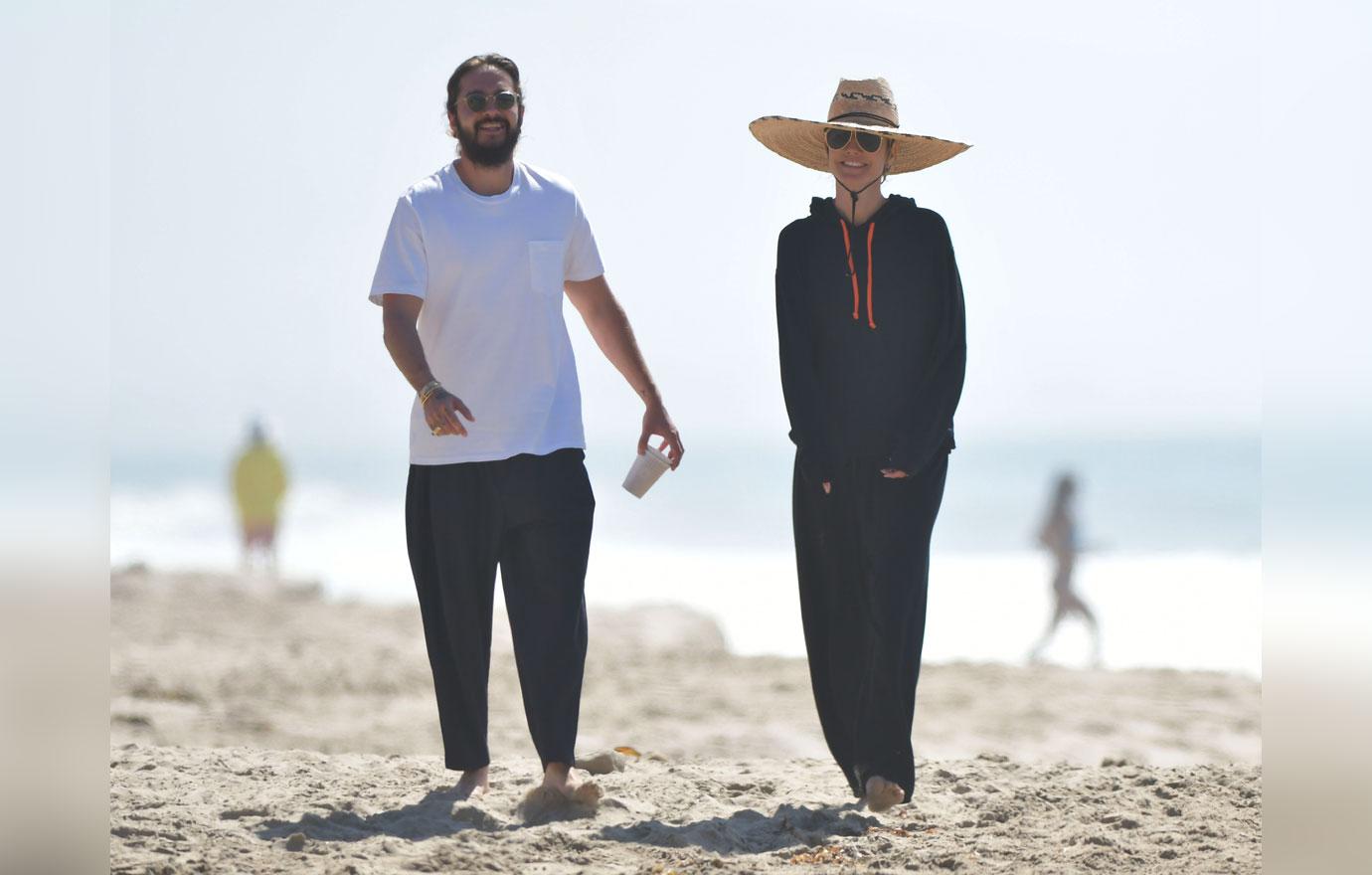 heidi klum and tom kaulitz enjoy a romantic walk on the beach