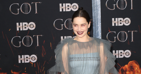 emilia-clarke-costume-too-hot-game-of-thrones