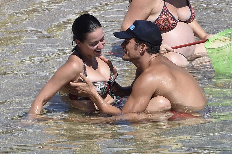 *PREMIUM EXCLUSIVE* Katy Perry and Orlando Bloom pack on the PDA on holiday &#8211; Part 2 **MUST CALL FOR PRICING**