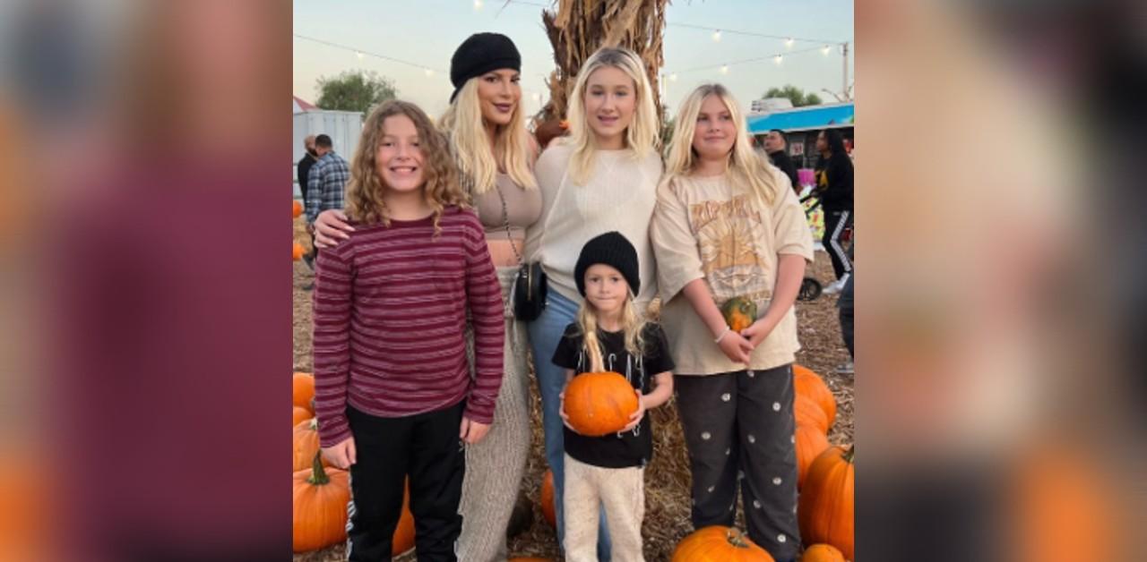 For Spooky Season, Gisele Bündchen Goes Pumpkin Shopping, Tom Brady Texts  Ron DeSantis