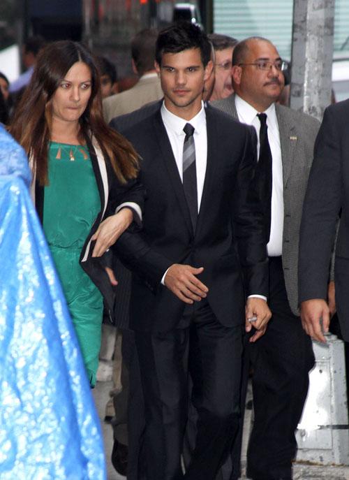 2011__09__Taylor_Lautner09212011E_ _1.jpg