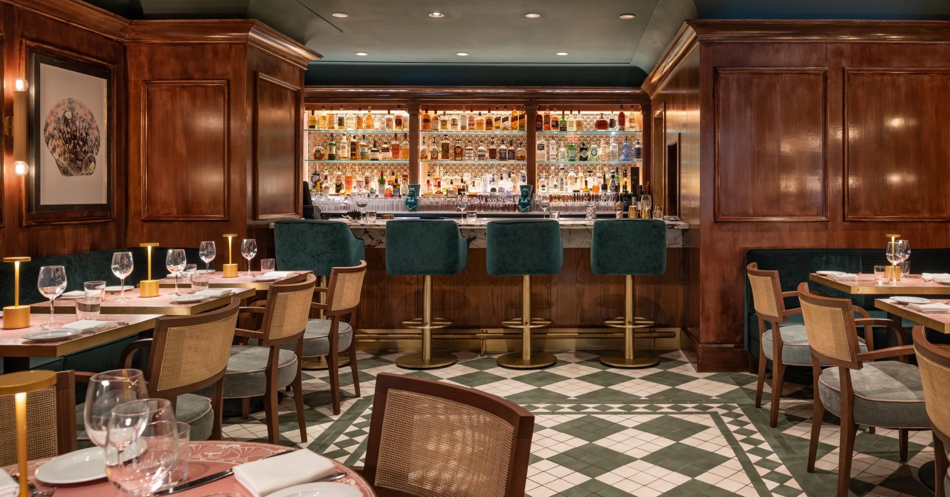 Photo of the bar at Saltie Girl.