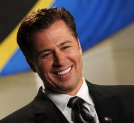 2010__04__Doug_Pitt_April20news 274×300.jpg