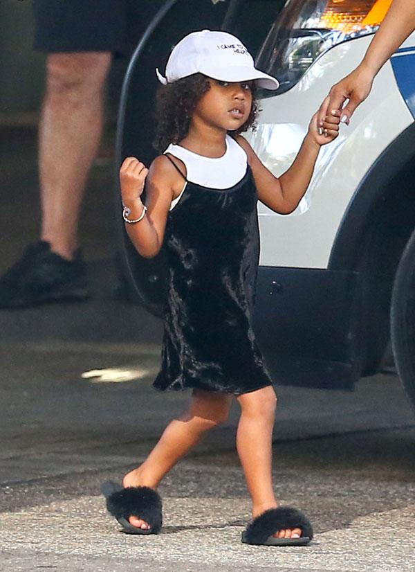 FFN_VEM_MiamiPIXX_Kardashian_Kim_North_091816_52178346