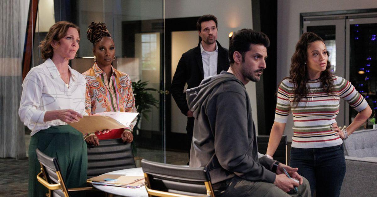 Photo of Kelli Williams, Shanola Hamptoni, Brett Dalton, Karan Oberoi and Gabrielle Walsh