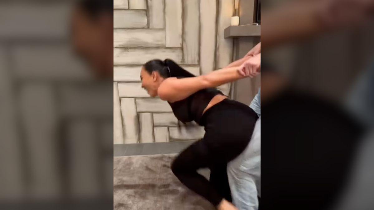 Image of Kim Kardashian attempted the 'Titanic Challenge.'