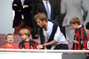 2010__08__David_Beckham_Aug9news1 300×199.jpg
