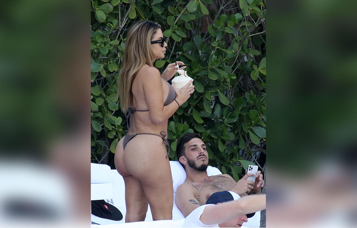 Larsa Pippen Spotted With Mystery Man, Wears String Bikini: Photos