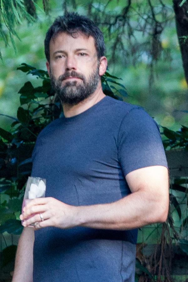 Ben affleck looks weathered smoking rental home 05