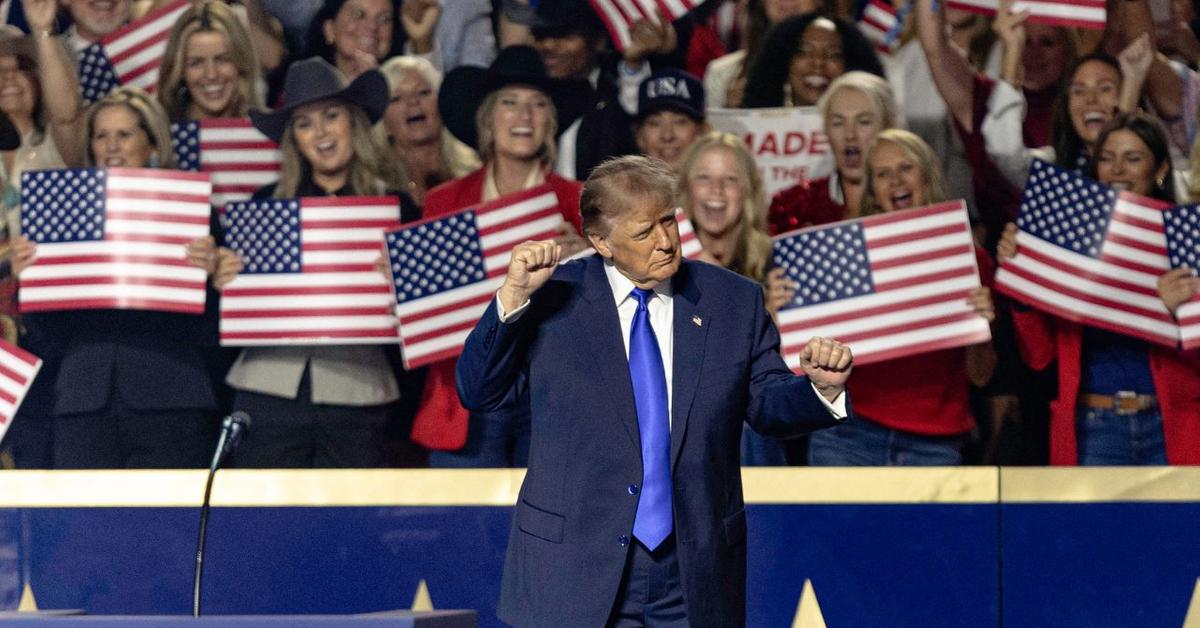 Donald Trump Bans CNN and More From White House, Says the Country 'Needs Honest News'