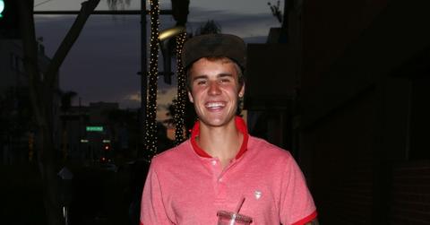 Justin Bieber Smiling Photo After Leaked Nude Pics hero