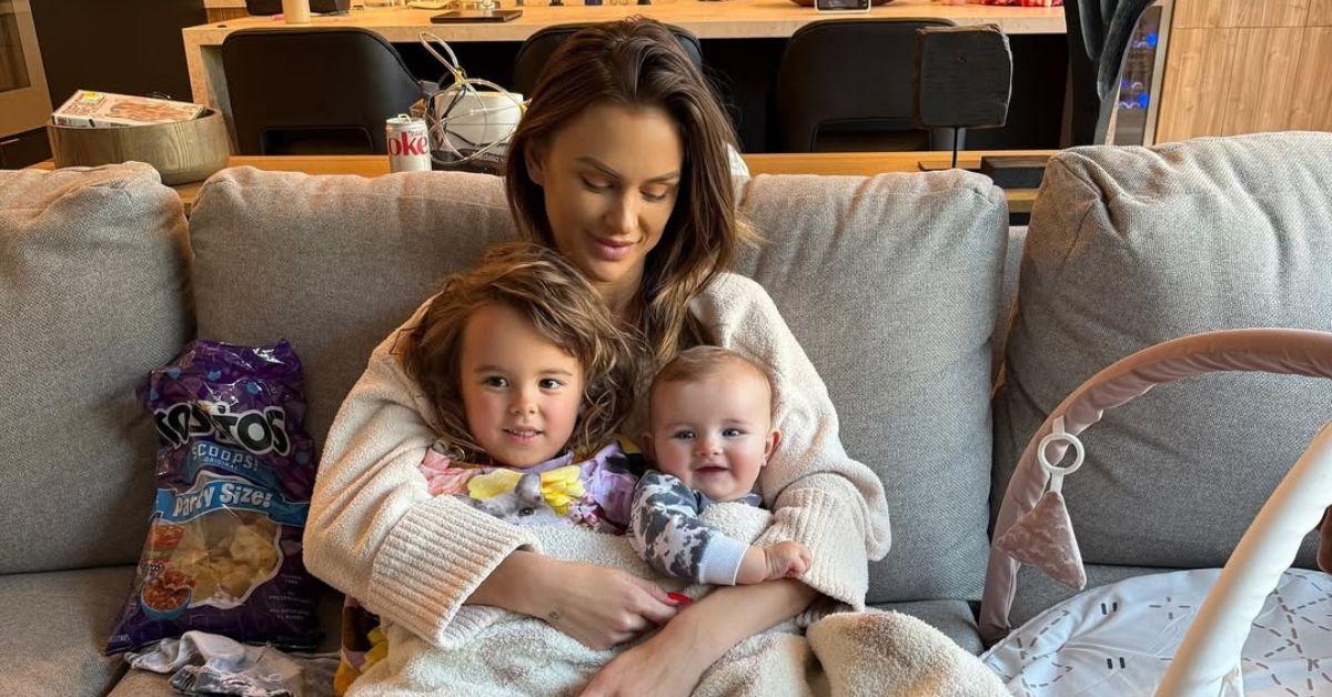 Photo of Lala Kent, Sosa Kent and Ocean Kent Emmett