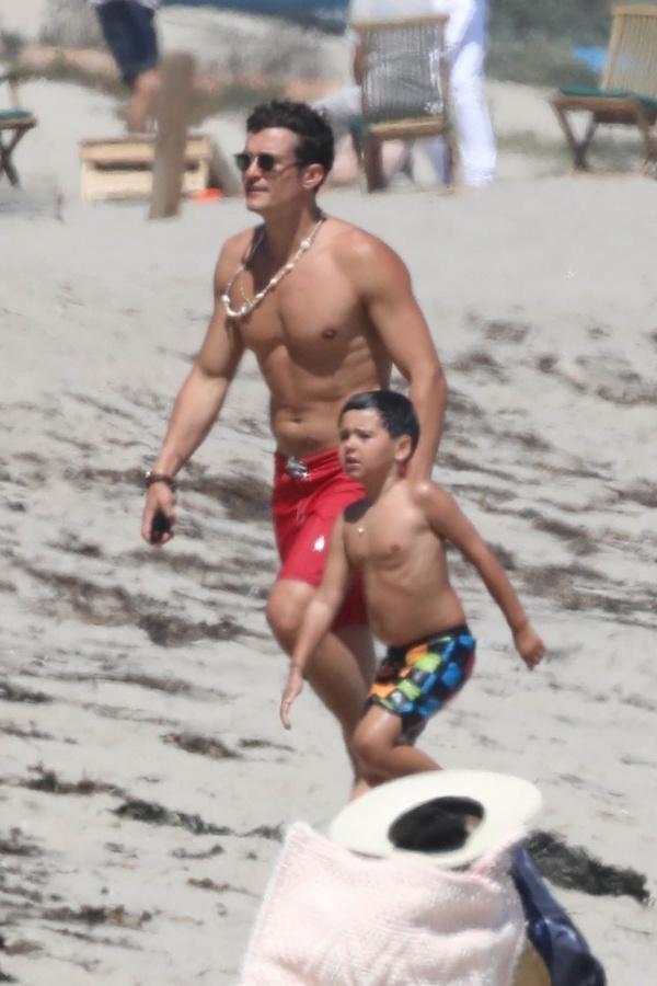 *PREMIUM EXCLUSIVE* Orlando Bloom Celebrates 4th of July in Malibu