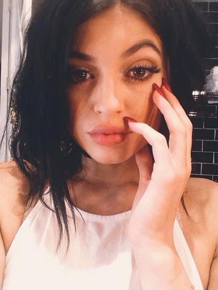 Kylie jenner lips fake 18