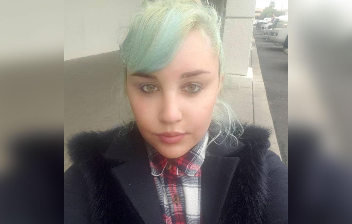 Amanda Bynes Selfie Green Hair