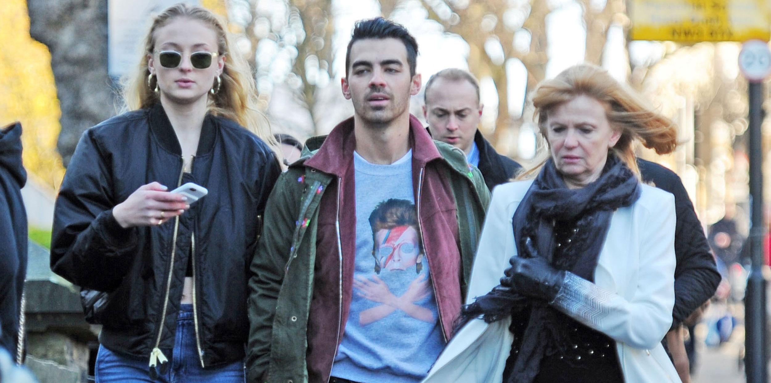 Joe jonas meets girlfriend sophie turner parents 02