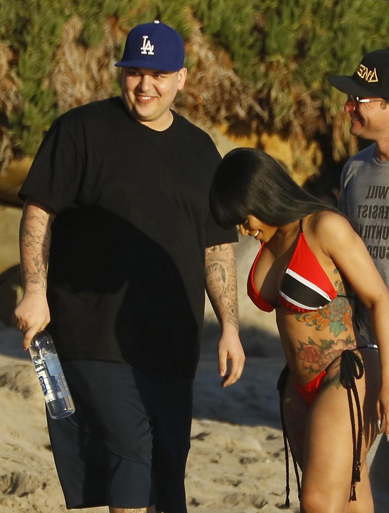 Exclusive&#8230; Blac Chyna Gets A Visit From Rob Kardashian During A Photo Shoot &#8211; ***NO WEB USE W/O PRIOR AGREEMENT &#8211; CALL FOR PRICING