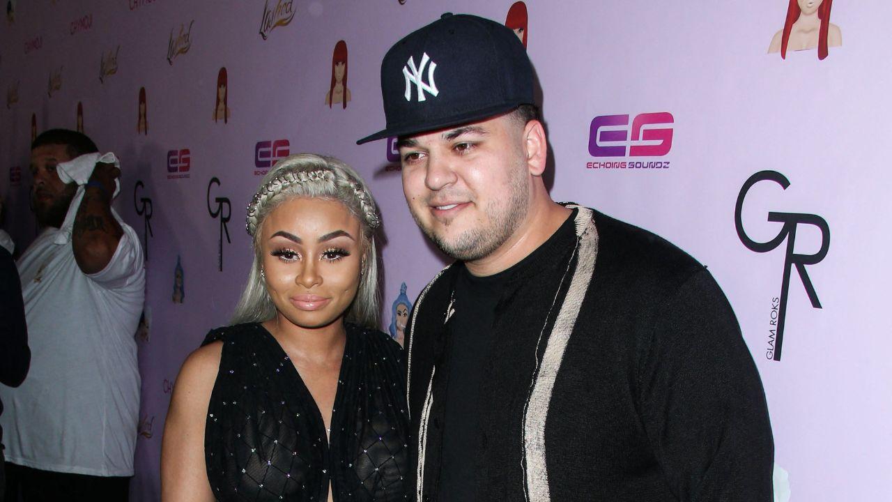 Image of Rob Kardashian offered to decorate a festive pumpkin for Chyna.