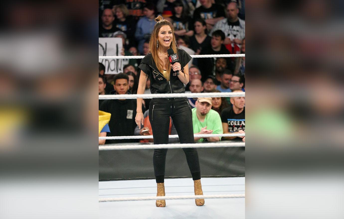 maria menounos hosts wwe womens royal rumble pics 03