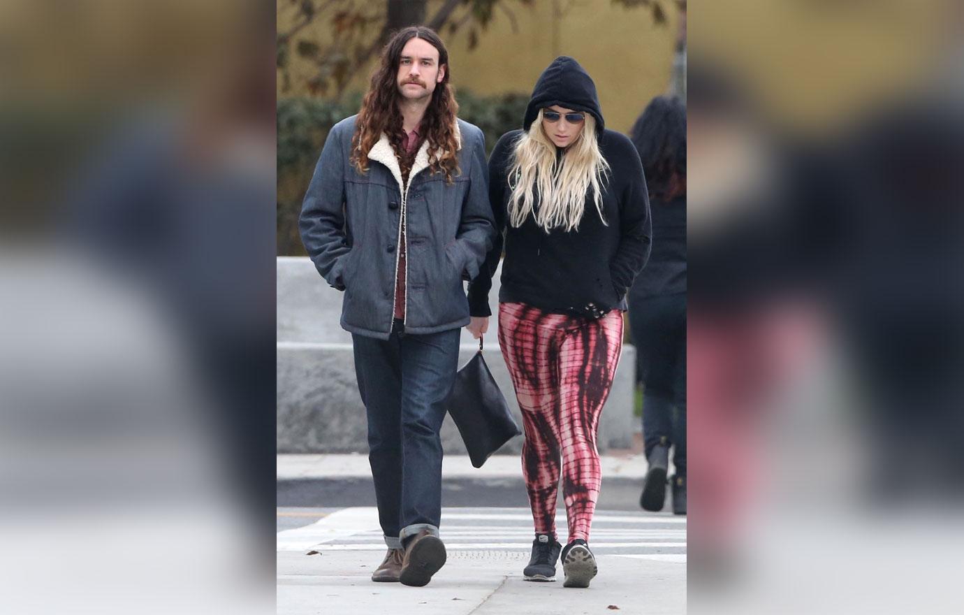 *EXCLUSIVE* Kesha and Brad Ashenfelter head to lunch on a rainy day in Los Angeles