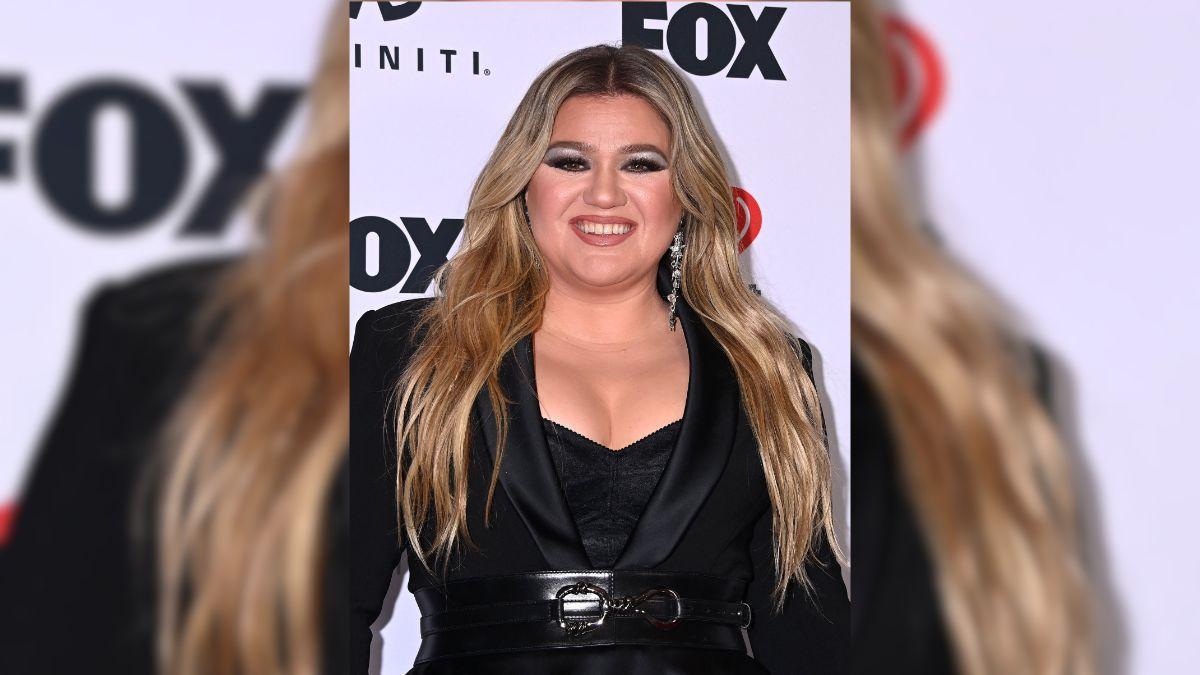 Image of Kelly Clarkson said she needs to think of her budget while doing live shows.