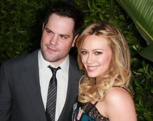 2011__08__Mike Comrie Hilary Duff Aug2newsbt 300×236.jpg