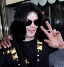2010__03__michael_jackson_march16news 217×225.jpg