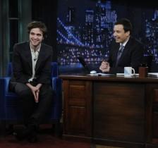 2010__03__okmagazine_robert pattinson 224×210.jpg