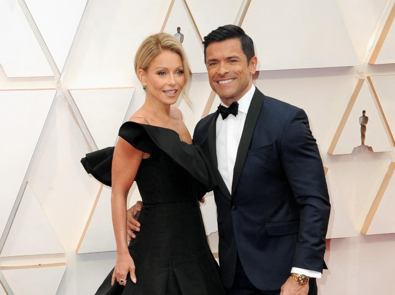 kelly ripa mark consuelos ripped recording live episodes advance fake