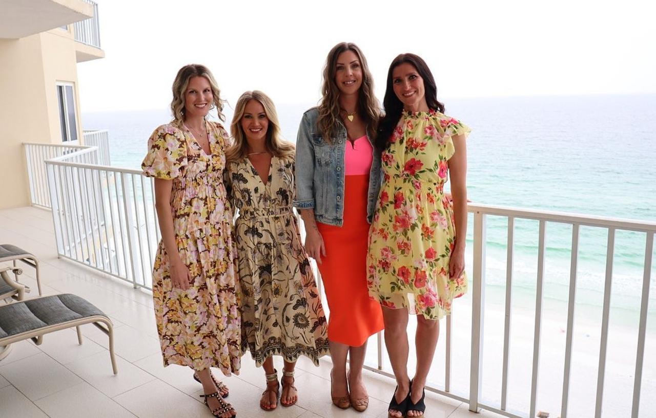 Carrie Underwood Bonds With Sisters-In-Law During Florida Trip: Photos