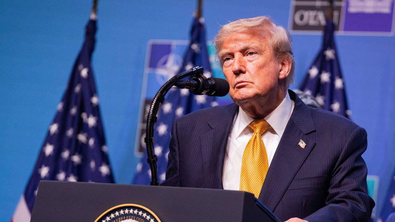 Image of A public relations expert argued that overly political late-night shows risked losing viewers.