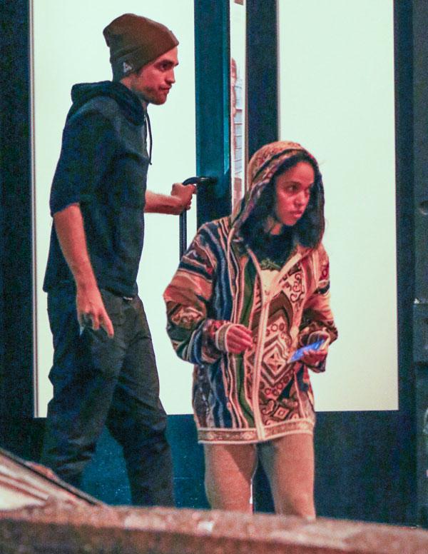 EXCLUSIVE: INF &#8211; Robert Pattinson and FKA twigs Out for a Late Night Snack