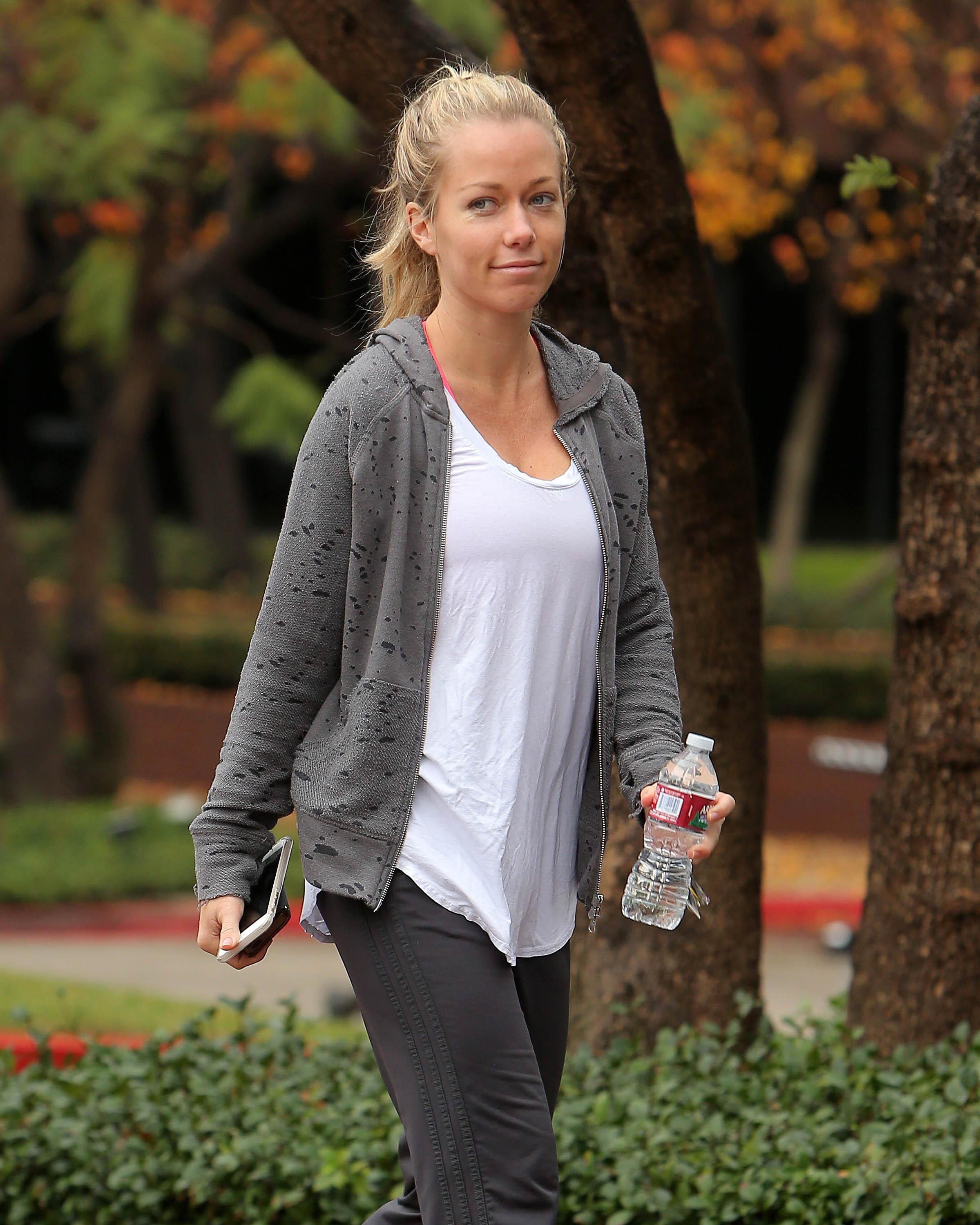 Kendra Wilkinson Hits The Gym