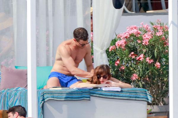 50 shades of grey steamy set photos dakota johnson bikini jamie dornan