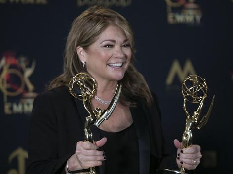 valerie bertinelli receives support khloe kardashian axed kids baking championship