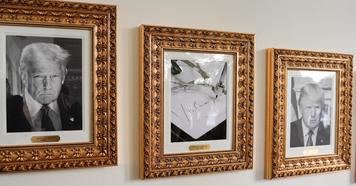 Photo of Donald Trump used a photo of an autopen to represent Joe Biden on the Presidential Walk of Fame at the White House.