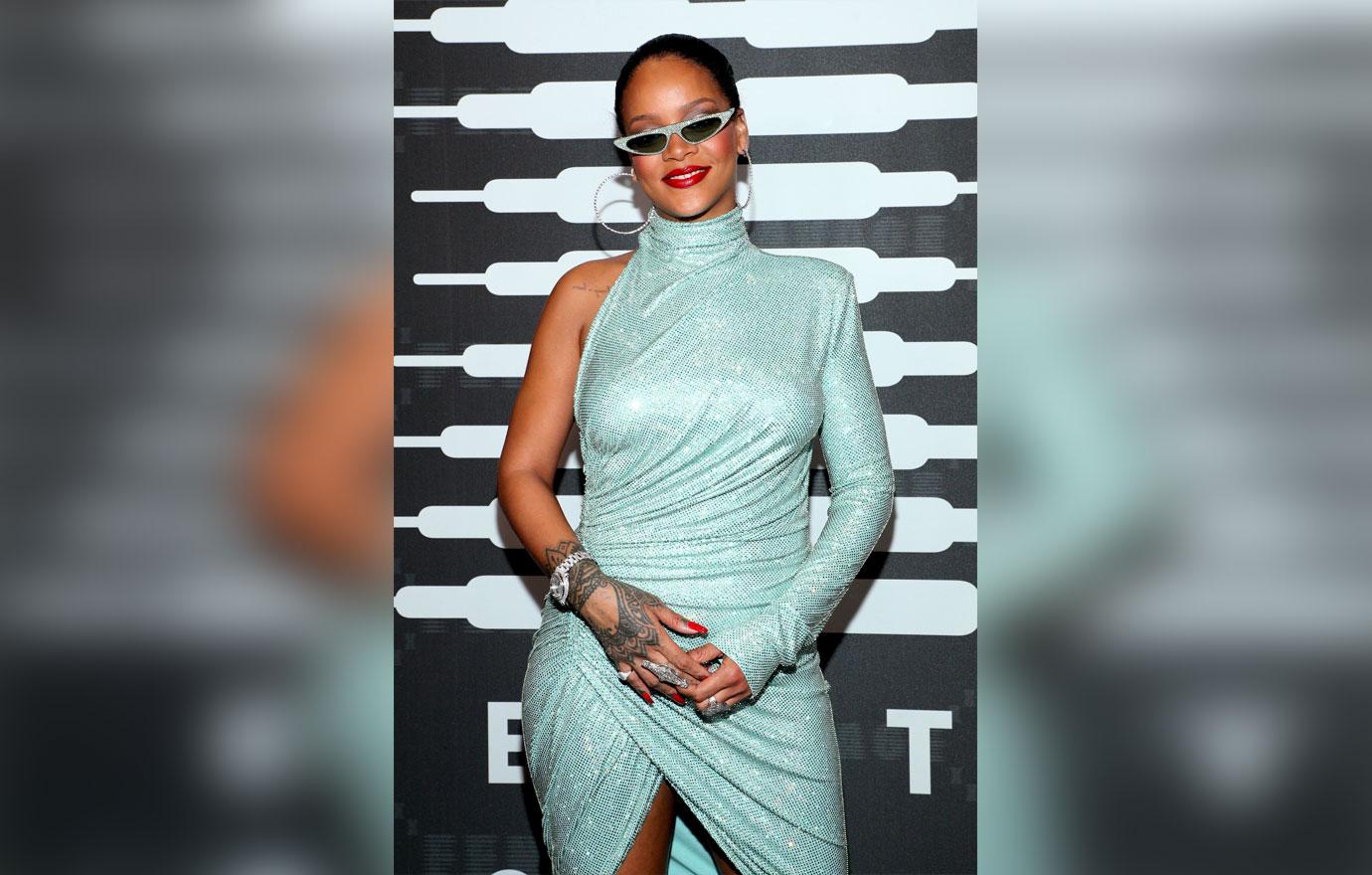 //rihanna shades jay z super bowl halftime performance vogue