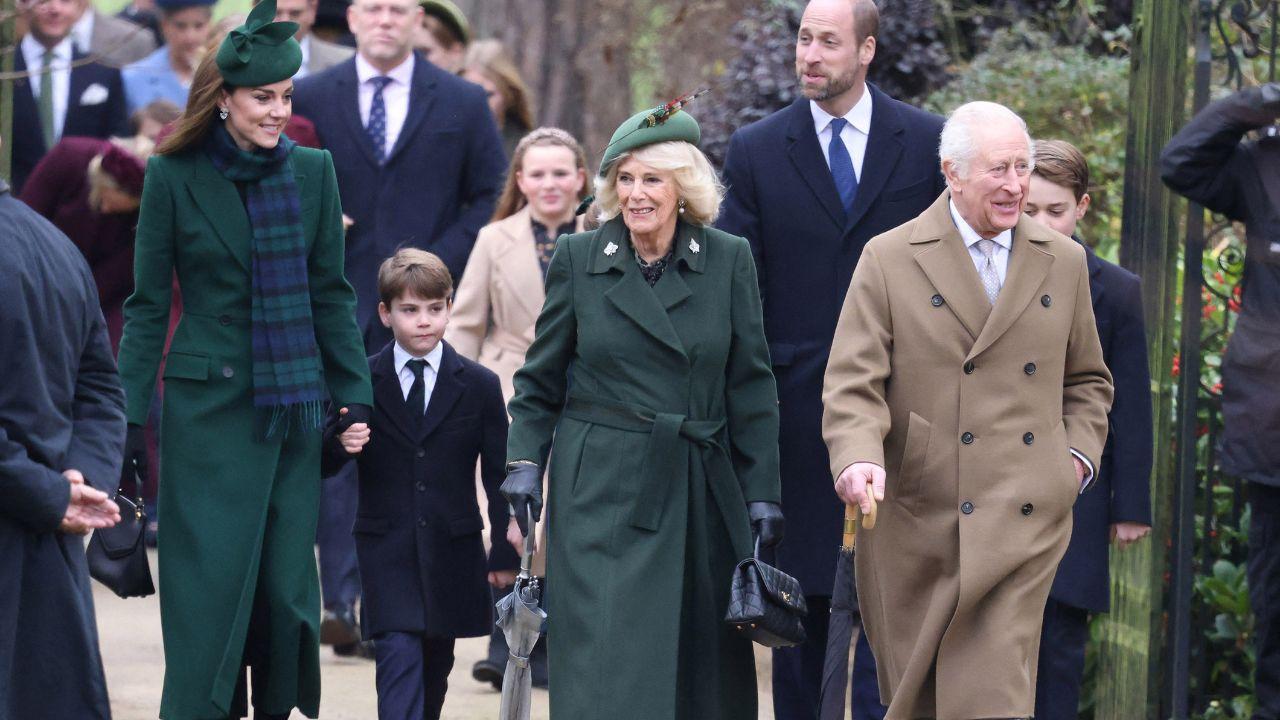 image of royal family