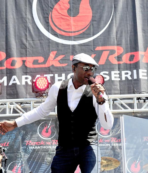 Aloe Blacc performs at the Rock %27n%27 Roll San Diego Marathon and Half 2