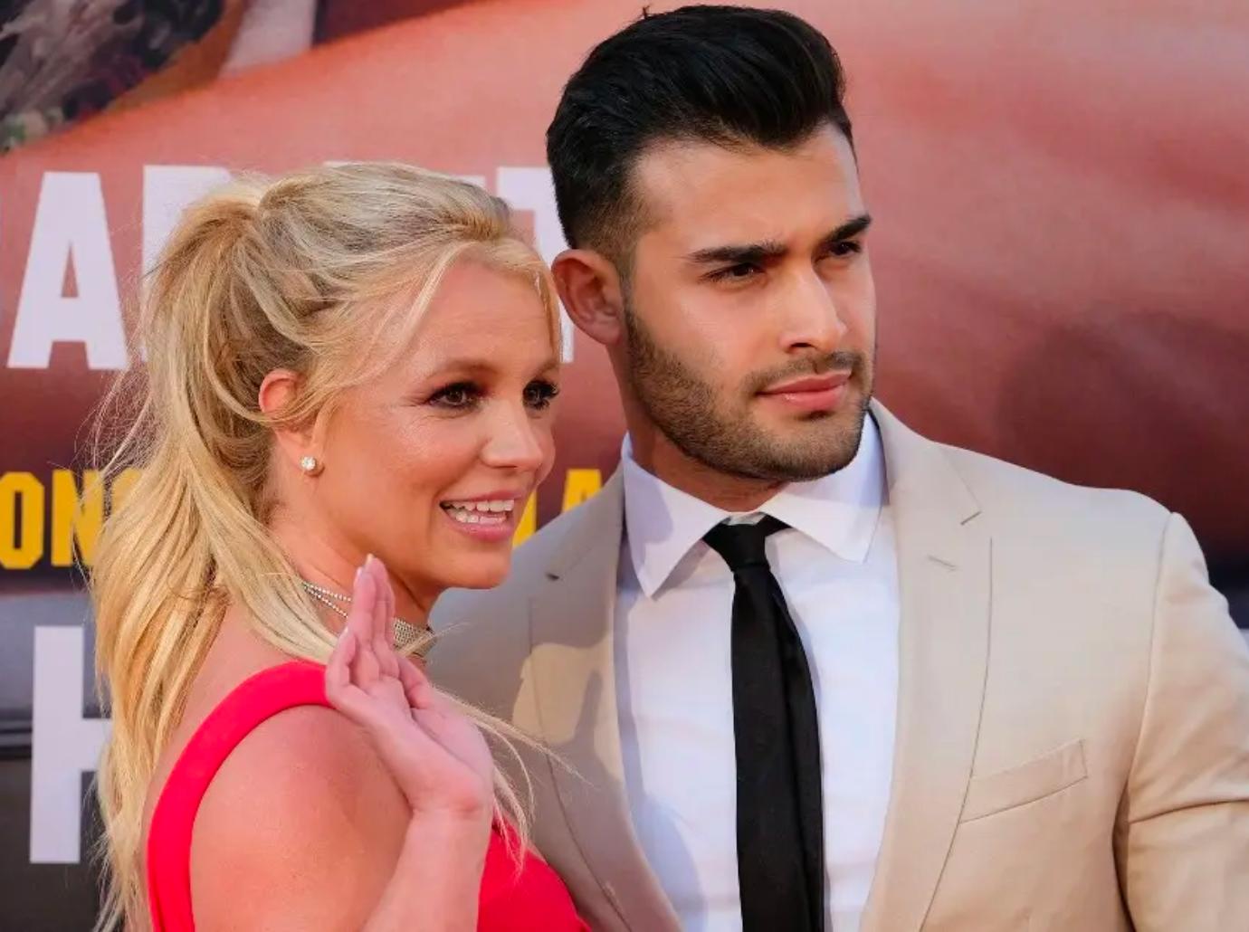 britney spears barely sleeps sam asghari split vegas