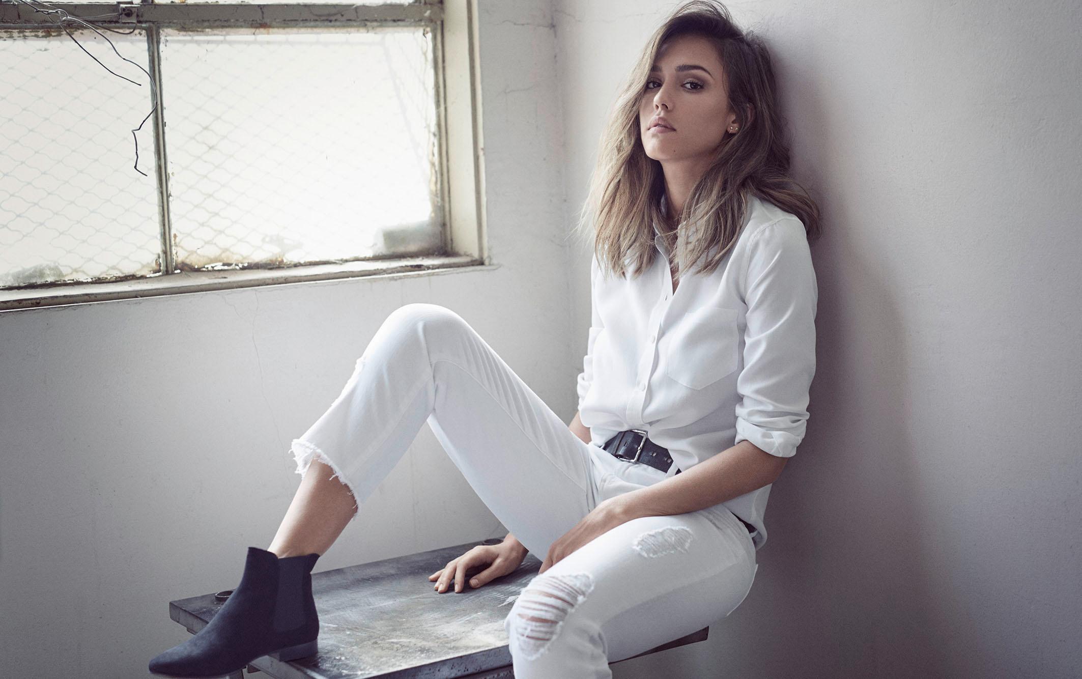 Jessica Alba teams up with denim brand DL1961