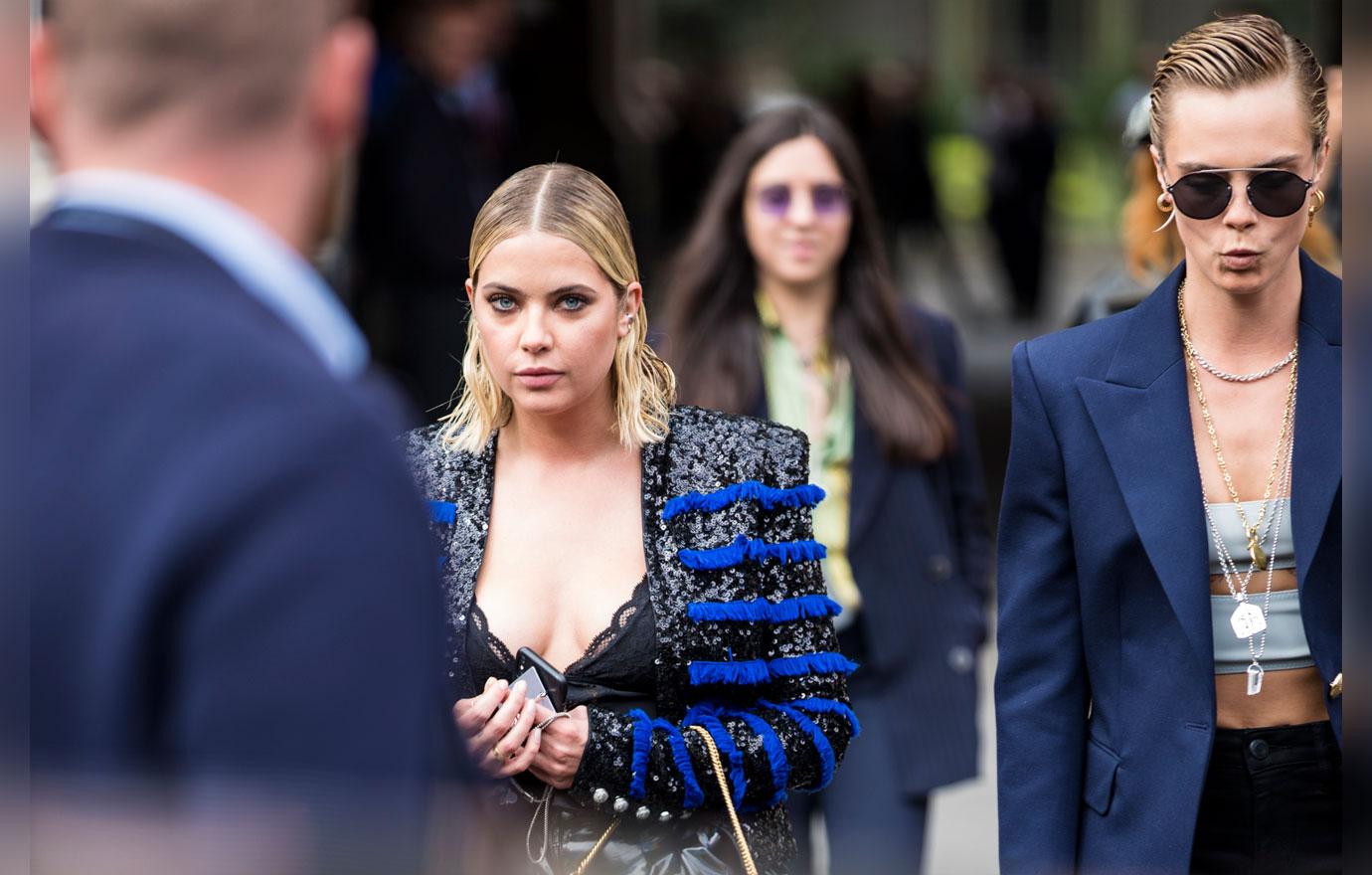 Street Style : Paris Fashion Week Womenswear Spring/Summer 2019 : Day Five