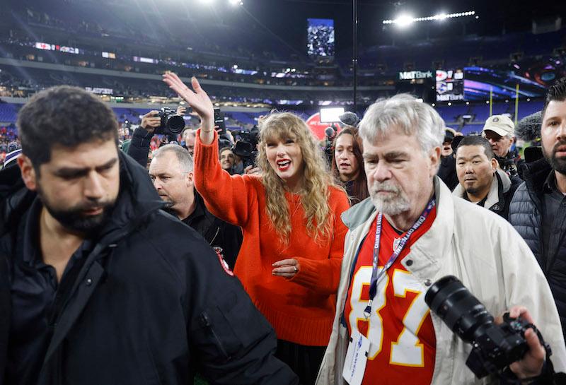 taylor swift explains football ice spice