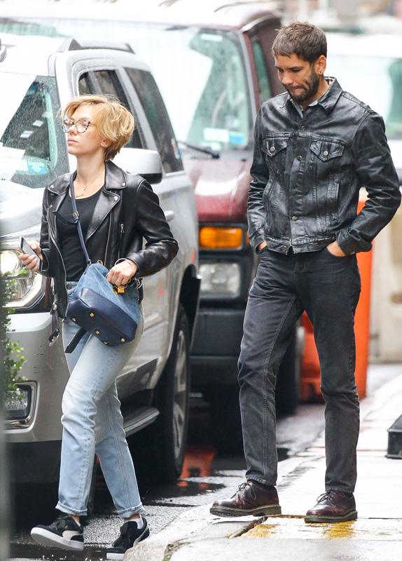 Exclusive&#8230; Scarlett Johansson &amp; Family Out In New York On A Rainy Day ***NO USE W/O PRIOR AGREEMENT &#8211; CALL FOR PRICING***