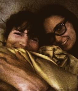 2010__12__Demi_Moore_Ashton_Kutcher_Dec8news 255&#215;300.jpg
